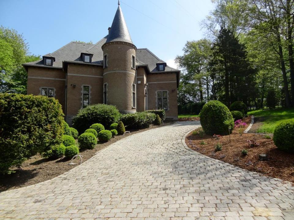 Le Chateau Des Eglantines Montignies-le-Tilleul Exteriör bild